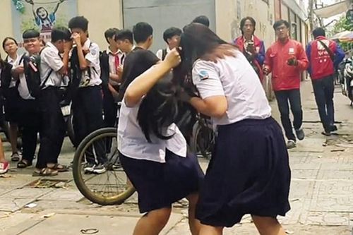 Nữ sinh cấp 2 có ý định tự tử vì bị nhóm bạn đánh hội đồng