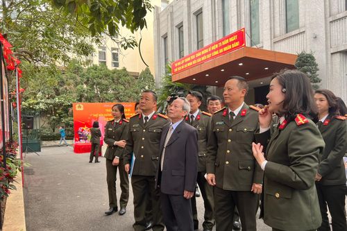 'Thực hiện Sáu điều Bác Hồ dạy Công an nhân dân - Khởi nguồn của thành công'