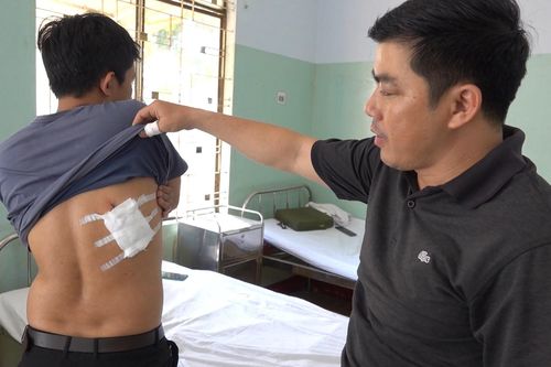 Phó trưởng công an xã bị nghi phạm mua bán ma túy tấn công
