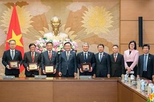 Chủ tịch Quốc hội Vương Đình Huệ tiếp Liên đoàn các tổ chức kinh tế Nhật Bản