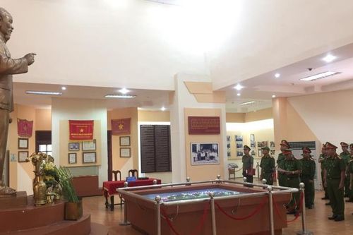 Khắc ghi lời bác dạy