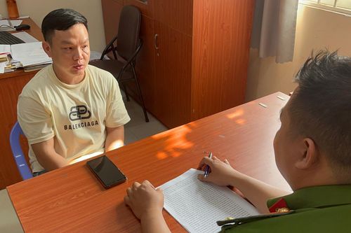 Liên quan đến vụ cướp ngân hàng Sacombank, đối tượng còn lại ra đầu thú