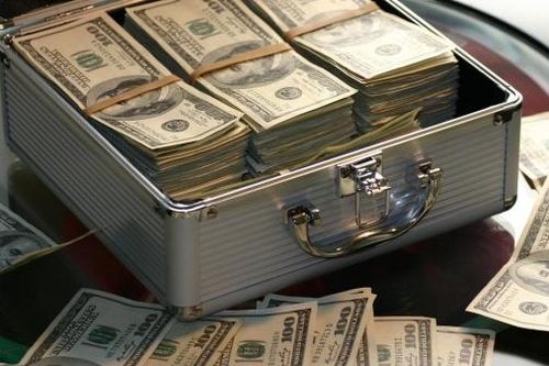 Không chỉ Nga và Trung Quốc, 'những người bạn thân' của Mỹ cũng đang rời xa USD