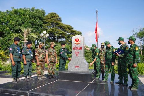 Tổng kết kết quả hợp tác năm 2022 giữa BĐBP Đồng Tháp và Tiểu khu Quân sự tỉnh Prâyveng