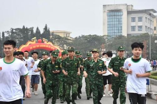 Hơn 8.000 đoàn viên thanh niên tham gia chạy hưởng ứng chuyển đổi số