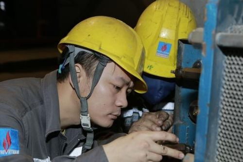 Ngày đêm bám sát tiến độ vận hành trở lại Tổ máy số 1 Nhà máy Nhiệt điện Vũng Áng 1