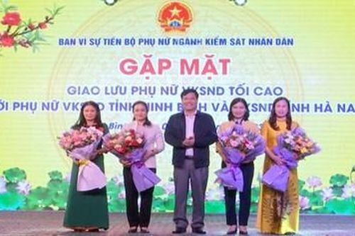Gặp mặt giao lưu phụ nữ VKSND tối cao với phụ nữ VKSND các tỉnh Ninh Bình, Hà Nam
