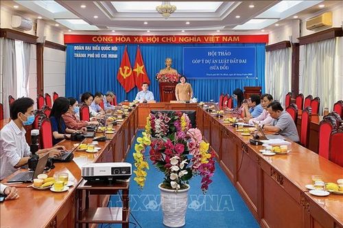 Không nên ghi tên tất cả các thành viên hộ gia đình vào 'sổ hồng'