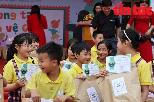 Lễ trao giải vẽ trang trí Bảo vệ Gấu