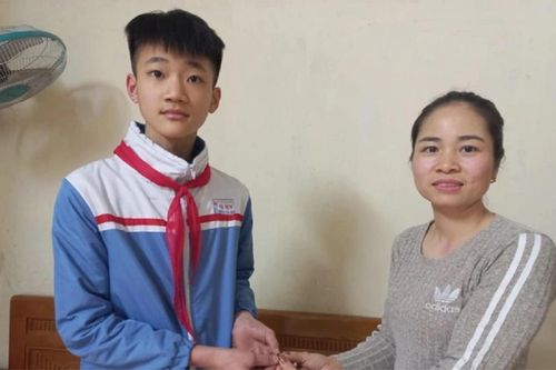 Nhặt được nhẫn vàng có giá trị lớn lúc đi học về, nam sinh Hải Phòng mau chóng có hành động tuyệt vời