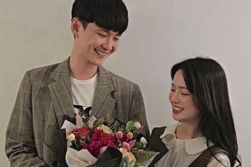 Đưa vợ giữ gần hết lương nhưng không năm nào thiếu quà dịp lễ
