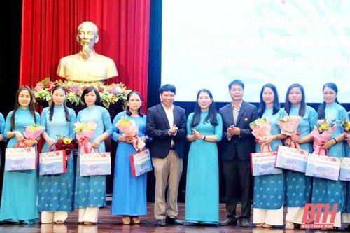 Hội LHPN huyện Quảng Xương gặp mặt nữ lãnh đạo quản lý cấp huyện và cán bộ Hội chủ chốt