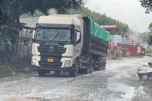 Nhiều tuyến đường xuống cấp nhưng chưa thể cải tạo do… thiếu vốn
