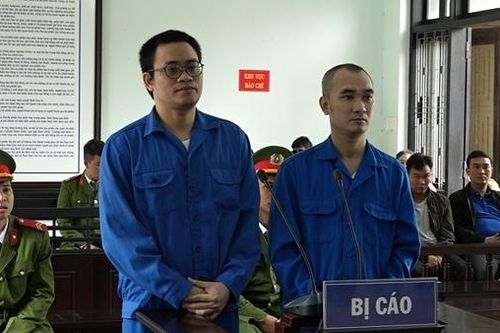 Rủ nhau thuê xe làm ăn rồi đi 'cắm' lấy tiền tiêu xài