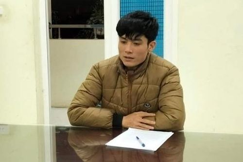 Bắt đối tượng tráo thẻ cào điện thoại giả