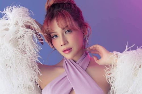 Khả Như khoe hình xăm hiểm hóc, diện đồ hở bạo nhưng không phản cảm