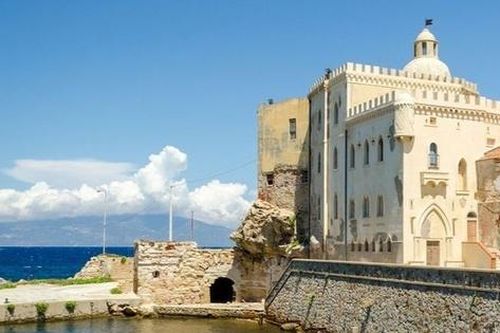 Người phụ nữ duy nhất trên hòn đảo ngục tù ở Italy