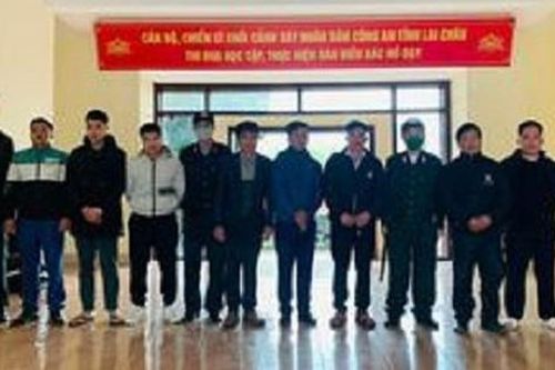 Bắt 15 đối tượng đánh bạc tại đám cưới