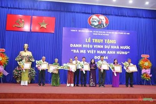Thành phố Hồ Chí Minh tổ chức Lễ truy tặng danh hiệu Bà mẹ Việt Nam Anh hùng