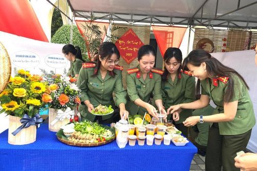 Sôi nổi Ngày hội Tháng ba