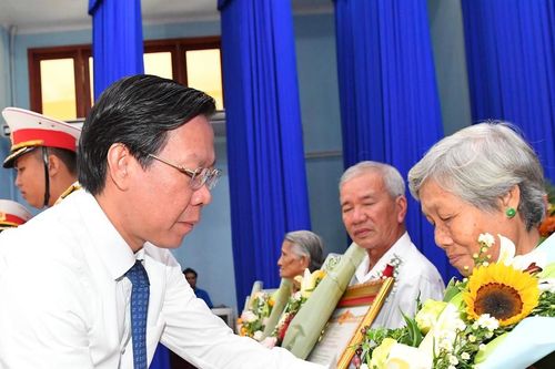 TPHCM truy tặng danh hiệu Mẹ Việt Nam Anh hùng cho 8 mẹ