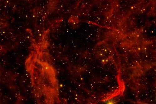 'Bóng ma' màu đỏ máu ma quái bất ngờ hiện ra giữa vũ trụ