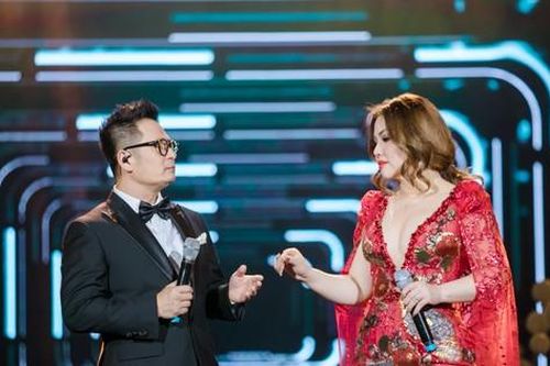Bằng Kiều - Minh Tuyết làm mới 'Bên trên tầng lầu'