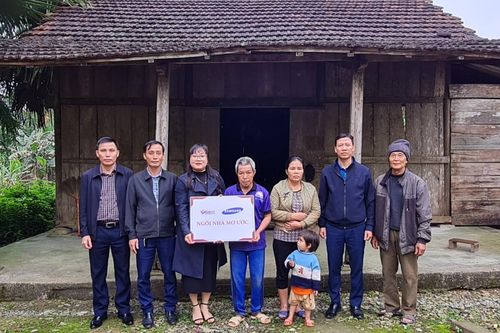 Trao tặng Ngôi nhà mơ ước cho gia đình nghèo ở Quảng Bình