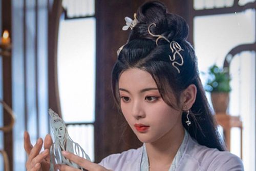 'Mỹ nhân đẹp nhất Trung Quốc' Dương Siêu Việt gây tranh cãi với phim cổ trang