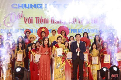 Ấn tượng đêm chung kết cuộc thi 'Áo dài với tiềm năng du lịch' ở thị xã Kỳ Anh