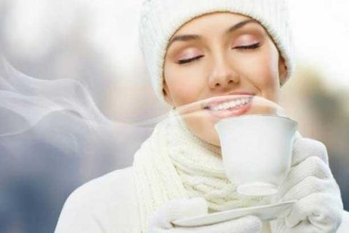 Uống 1 cốc nước ấm đúng vào 'giờ vàng' này mỗi ngày, điều kì diệu sẽ xảy ra với cơ thể bạn