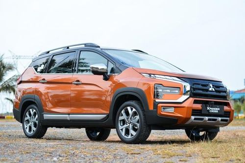 Mitsubishi Xpander Cross 2023 cạnh tranh thế nào khi giá cao