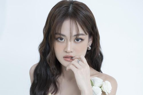 Diễn viên Thùy Anh: 'Mẹ là người phụ nữ đặc biệt nhất đối với tôi'