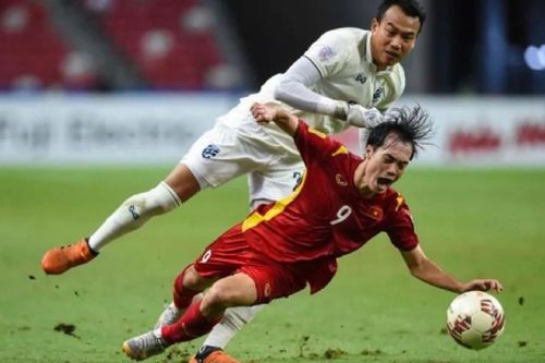 Nỗi khổ của các đội tuyển Việt Nam: Luôn bị bất lợi vì trọng tài!