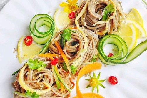 Mì trộn: Món ngon dễ làm, ăn bữa nào cũng hợp lý!