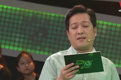 Câu đố tiếng Việt: 'Chẳng thả xuống nước cũng trôi/Khi ở trên trời không cánh cũng bay', đố là gì?