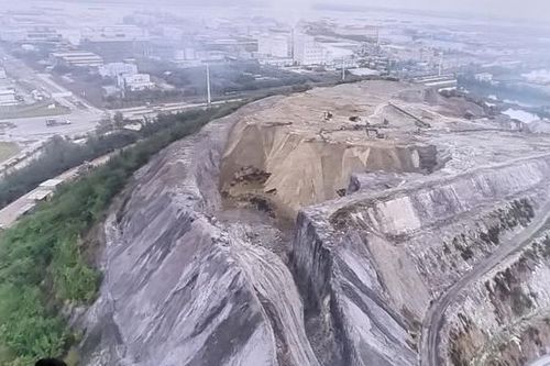 Cấp bách tìm giải pháp xử lý bãi đổ thải khổng lồ của doanh nghiệp phân bón tại Hải Phòng