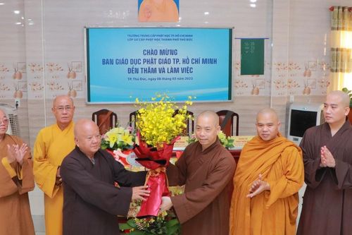 Ban Giáo dục Phật giáo TP.HCM thăm và làm việc với lớp Sơ cấp Phật học TP.Thủ Đức, Q.8, Q.Tân Bình