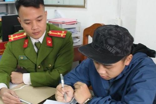 Bắt kẻ lừa đảo bằng chiêu chỉnh sửa 'phôi' chuyển tiền qua tin nhắn của ngân hàng