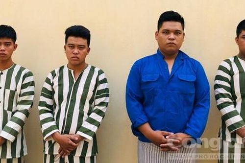 Nhóm đối tượng táo tợn mang hung khí đi chém người cho… bõ ghét