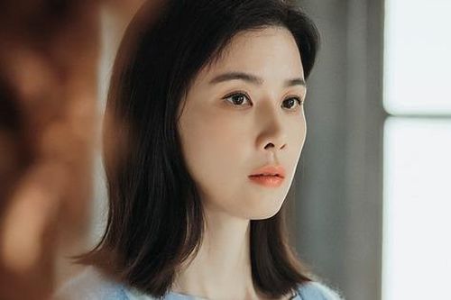 Thói quen giúp Lee Bo Young giữ vẻ đẹp vượt thời gian