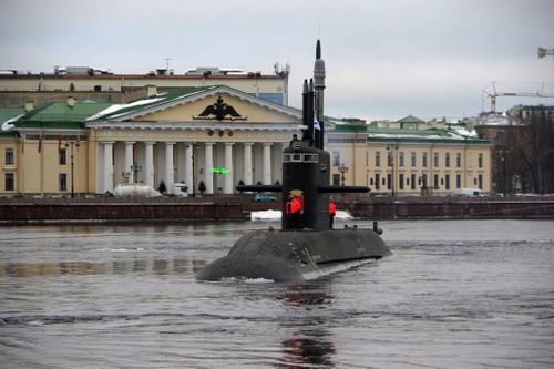 Tàu ngầm Kronstadt của Nga chuẩn bị trực chiến sau... 18 năm chế tạo