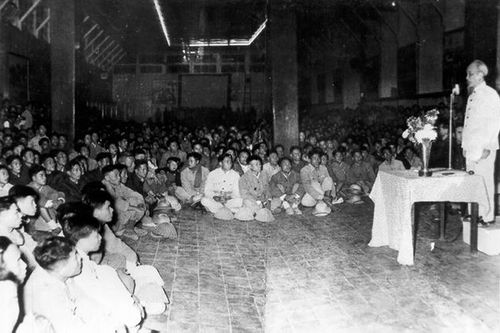 Những phần thưởng cao quý Bác Hồ dành tặng Công an Thủ đô