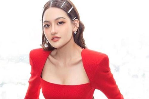 Nữ chính 'Đừng nói khi yêu' chuộng phong cách gợi cảm ở tuổi 27