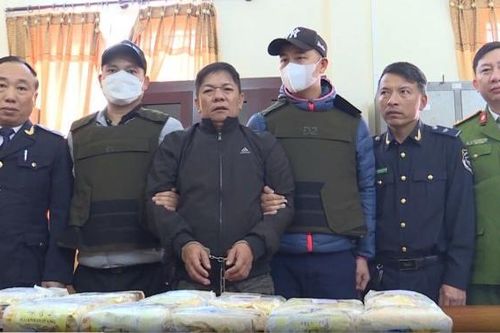 Chặn đứng chuyến hàng 11 kg ma túy đá