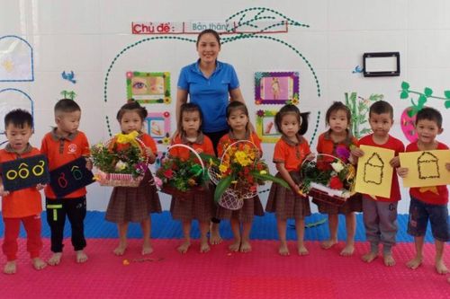 Vượt 'bão giông' tìm lại nụ cười