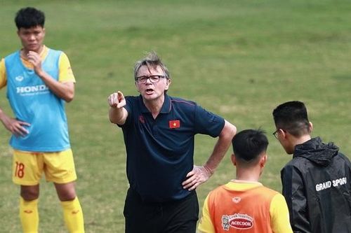 HLV Philippe Troussier nghiên cứu kỹ các đối thủ ở SEA Games
