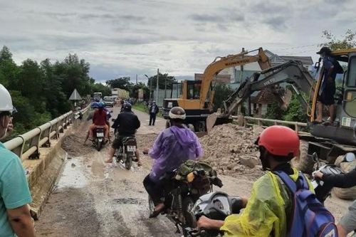 Kịp thời sửa chữa hư hỏng, xuống cấp công trình cầu, đường bộ