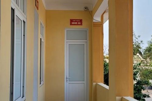 Chủ tịch xã bỏ nhiệm sở sau khi bị cảnh cáo