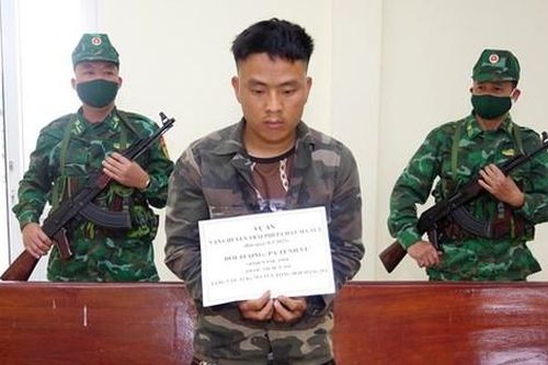 Bắt đối tượng người nước ngoài vận chuyển 2kg ma túy vào Việt Nam